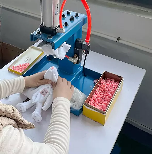First-hand Experience sa isang Doll Manufacturing Factory